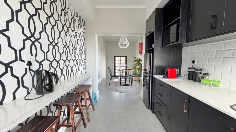 To Let Commercial Property for Rent in Somerset West Western Cape